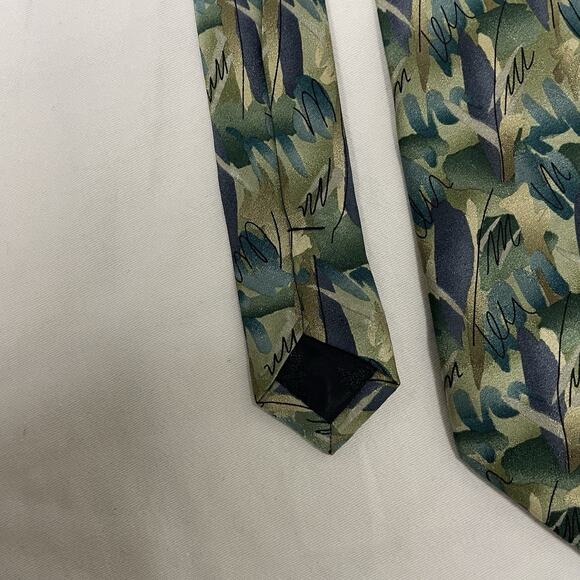 j garcia silk tie Mens Limited Edition Oak Tree 2005 Collection Forty - Picture 5 of 14